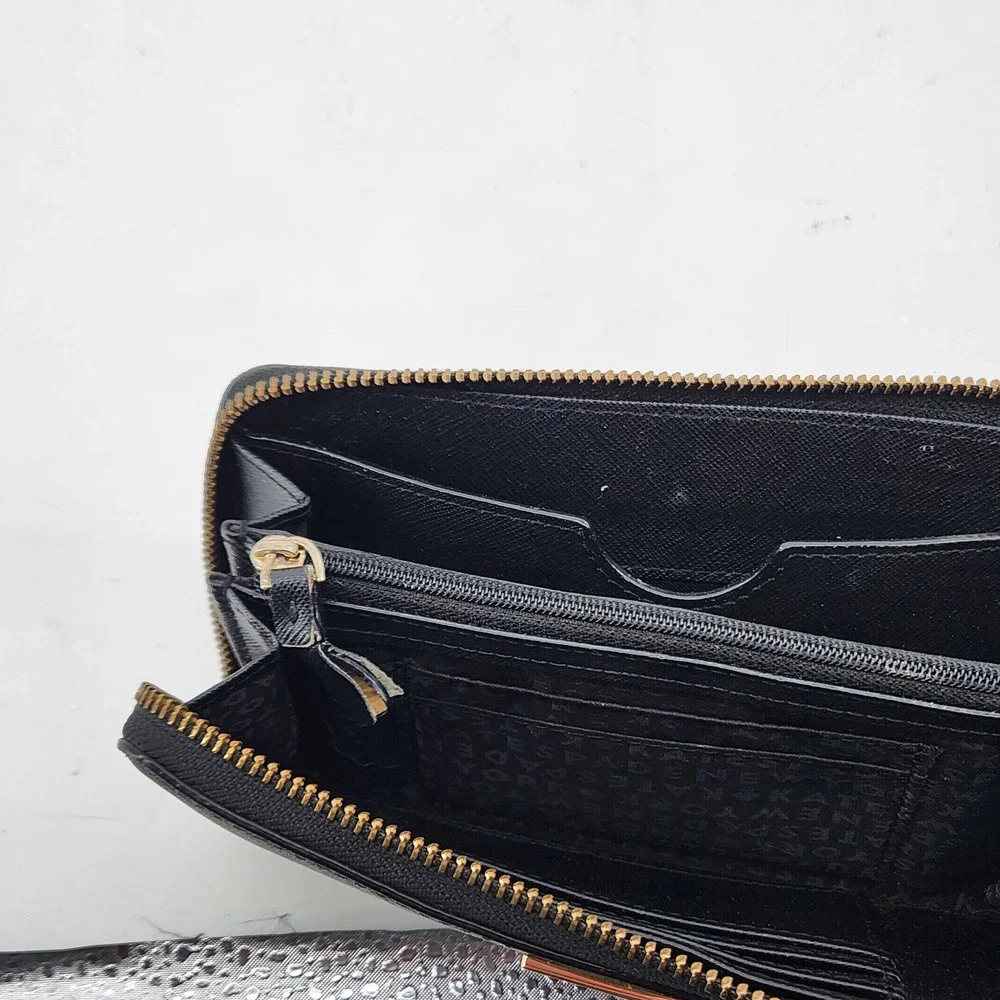 Kate Spade New York Black Leather Zip Around Wristlet Wallet Gold Logo 7x4
